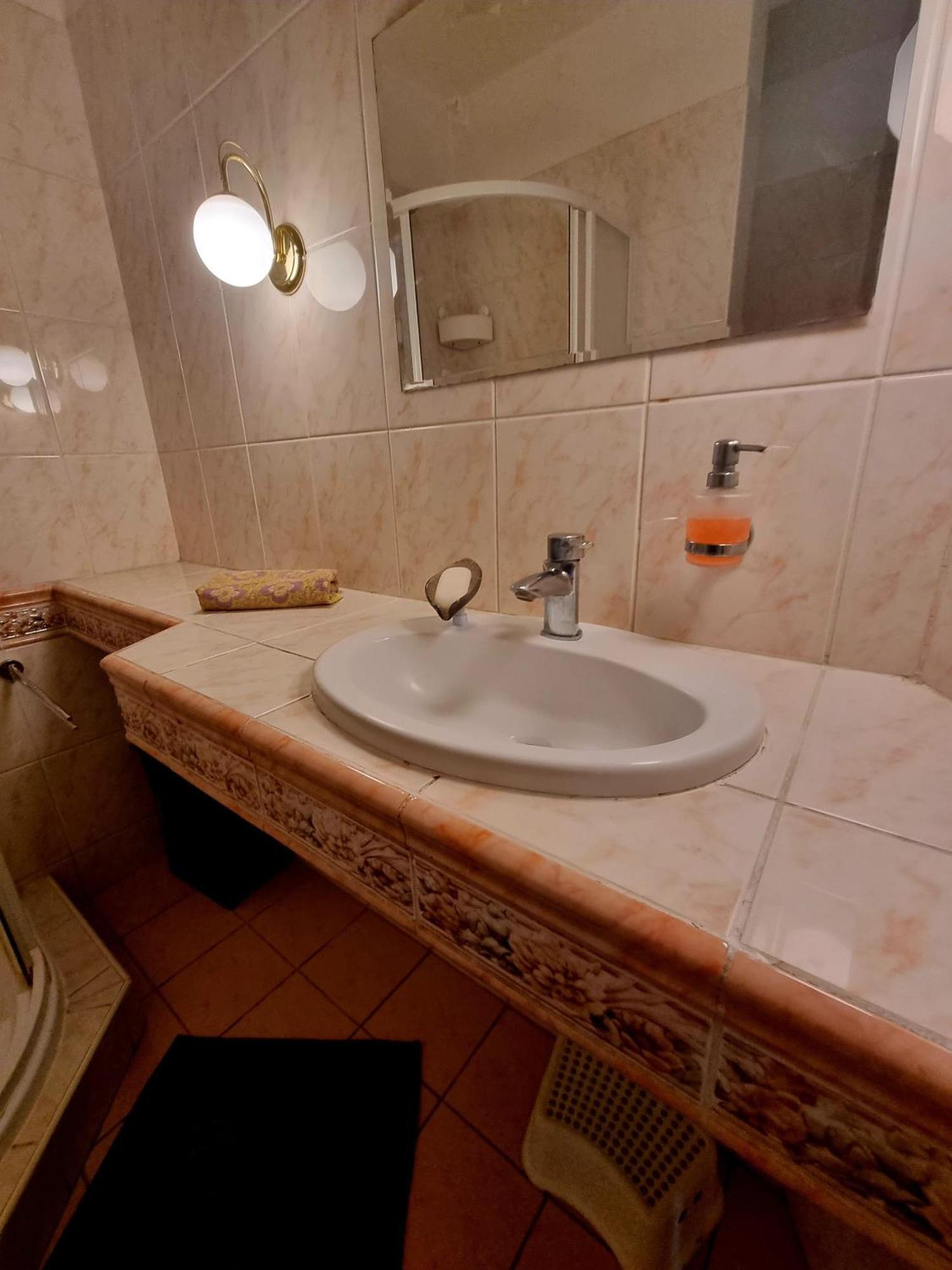 Big 4 Room Huge Apartment Братислава Экстерьер фото